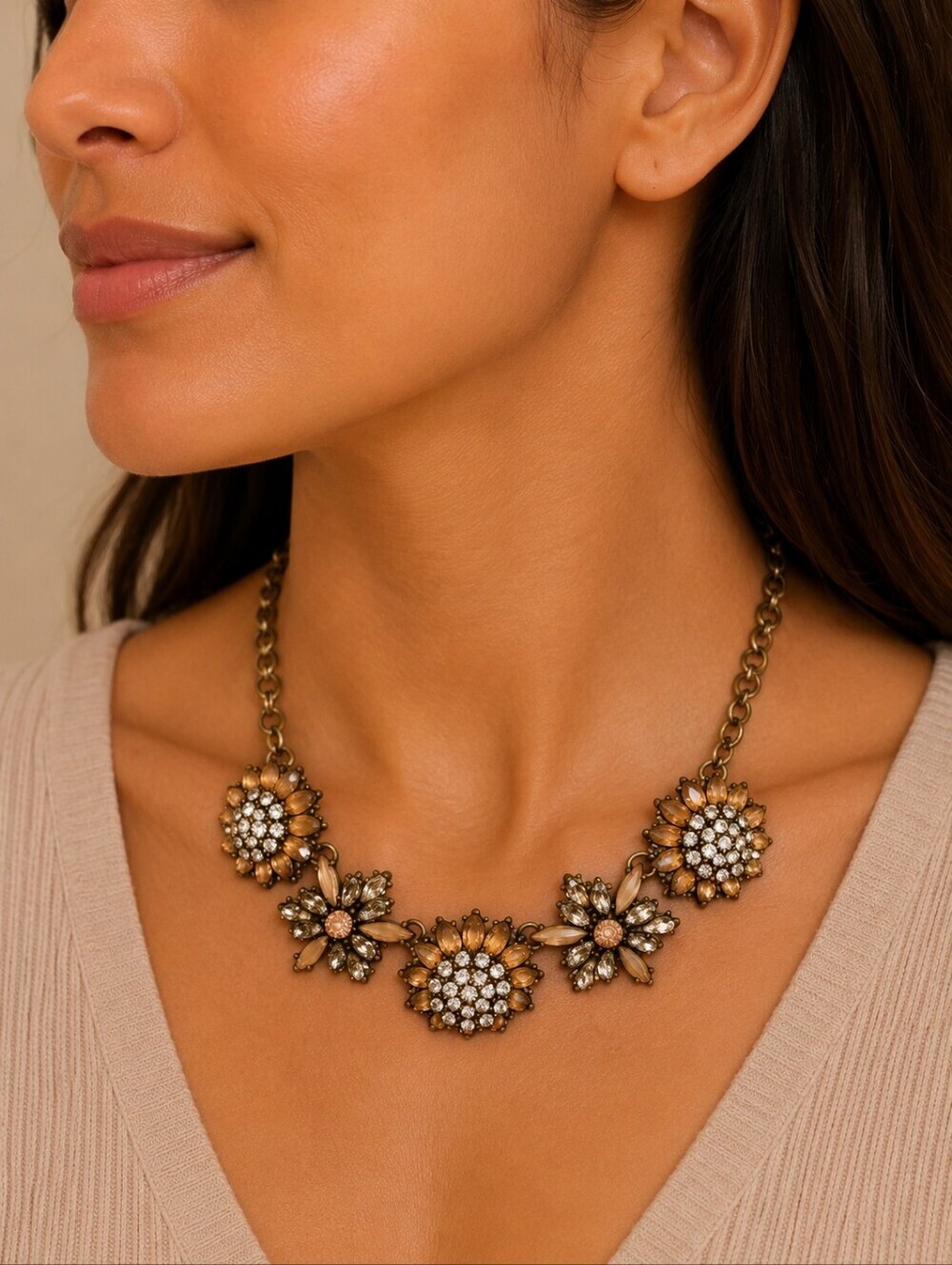 VTG 1980s Antique Brass Peach Crystal Rhinestone Floral Daisy Necklace
